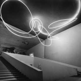 Lucio Fontana, Struttura al neon per la IX Triennale di Milano, 1951